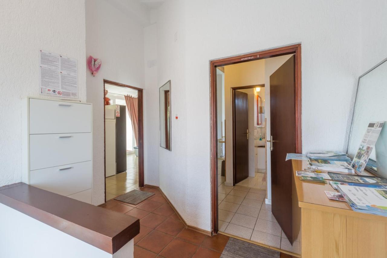 Apartments With A Parking Space Karigador, Novigrad - 2534 Bagian luar foto