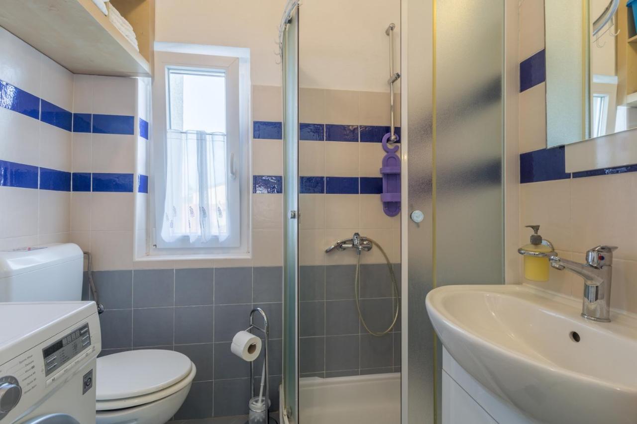 Apartments With A Parking Space Karigador, Novigrad - 2534 Bagian luar foto