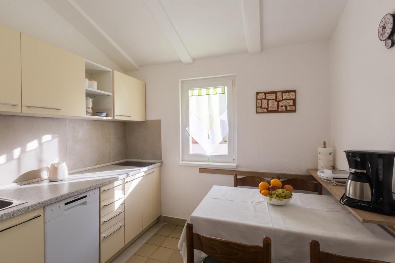 Apartments With A Parking Space Karigador, Novigrad - 2534 Bagian luar foto